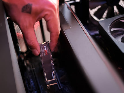 SAMSUNG 990 PRO SSD 4TB PCIe 4.0 M.2 2280 Internal Solid State Hard Drive