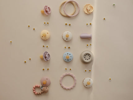 Mushie Silicone Pacifier Clip | Eva