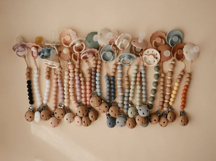 Mushie Silicone Pacifier Clip | Hera