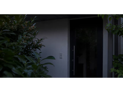 Eve Wireless Indoor Plug-in Smart Security Camera with Night Vision 2-way Audio Built-in microphone and speakers Black