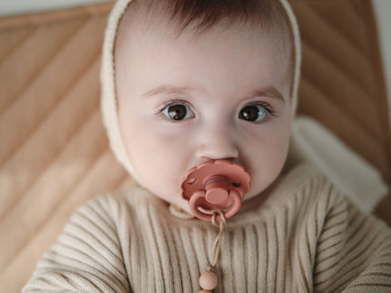 Mushie Silicone Pacifier Clip | Hera