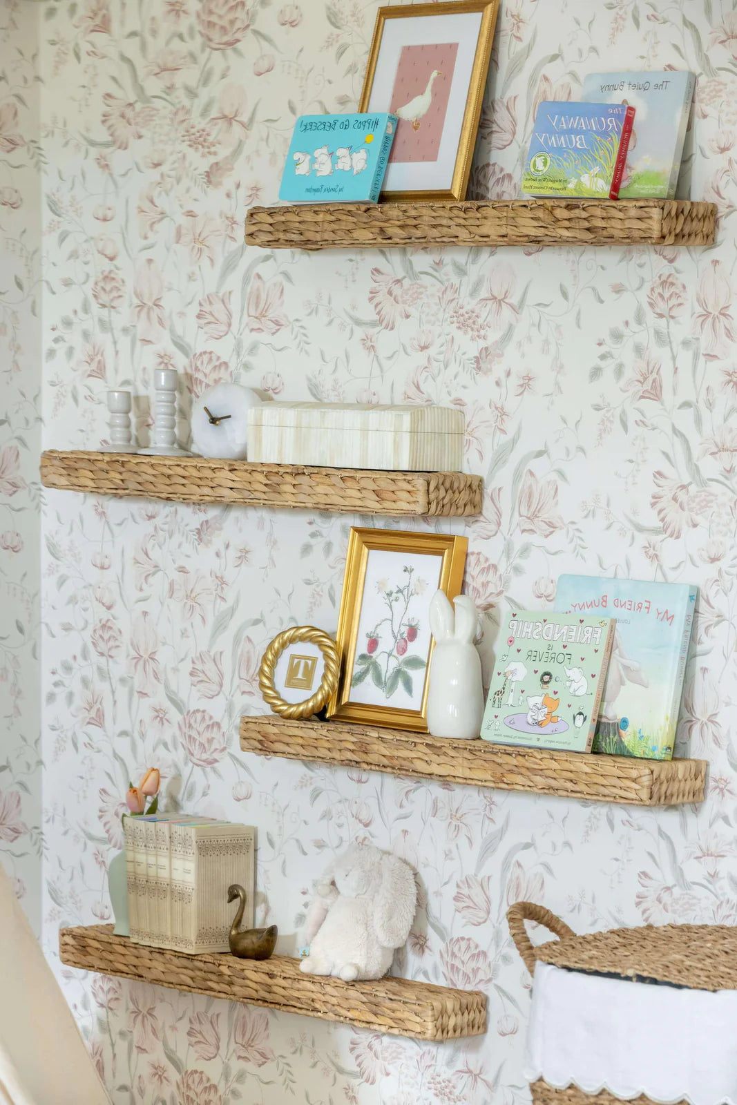 Bukett Wallpaper in Powder Pink