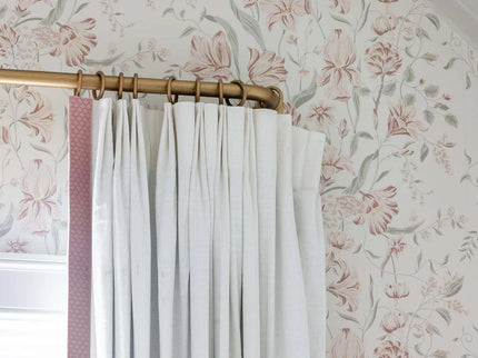 Bukett Wallpaper in Powder Pink