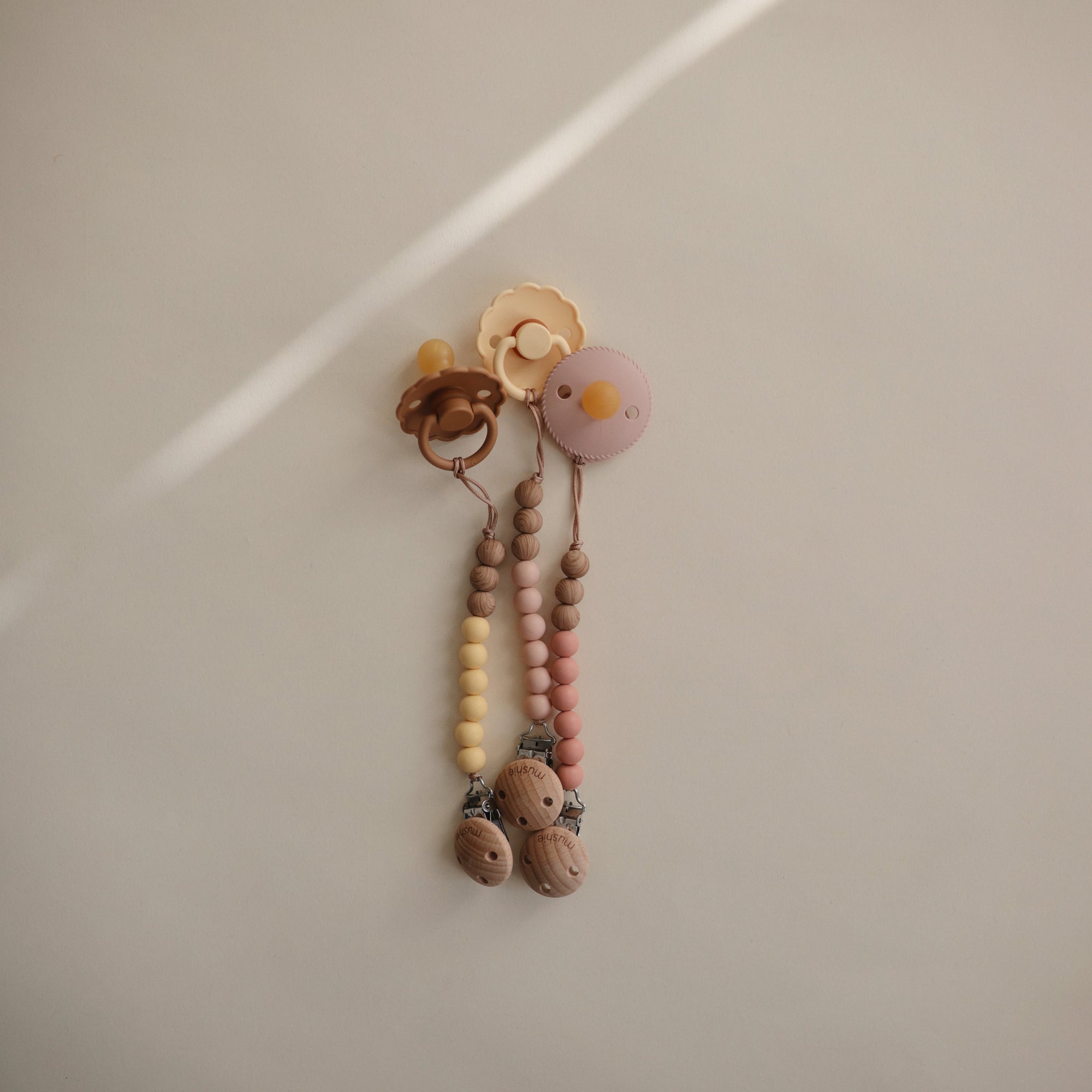 Mushie Silicone Pacifier Clip | Eva