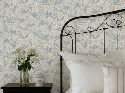 Huset Wallpaper in Folklore Blue