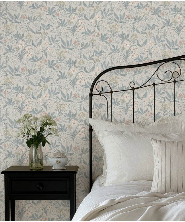 Huset Wallpaper in Folklore Blue