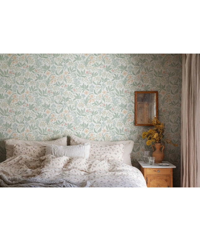 Huset Wallpaper in Spring Green