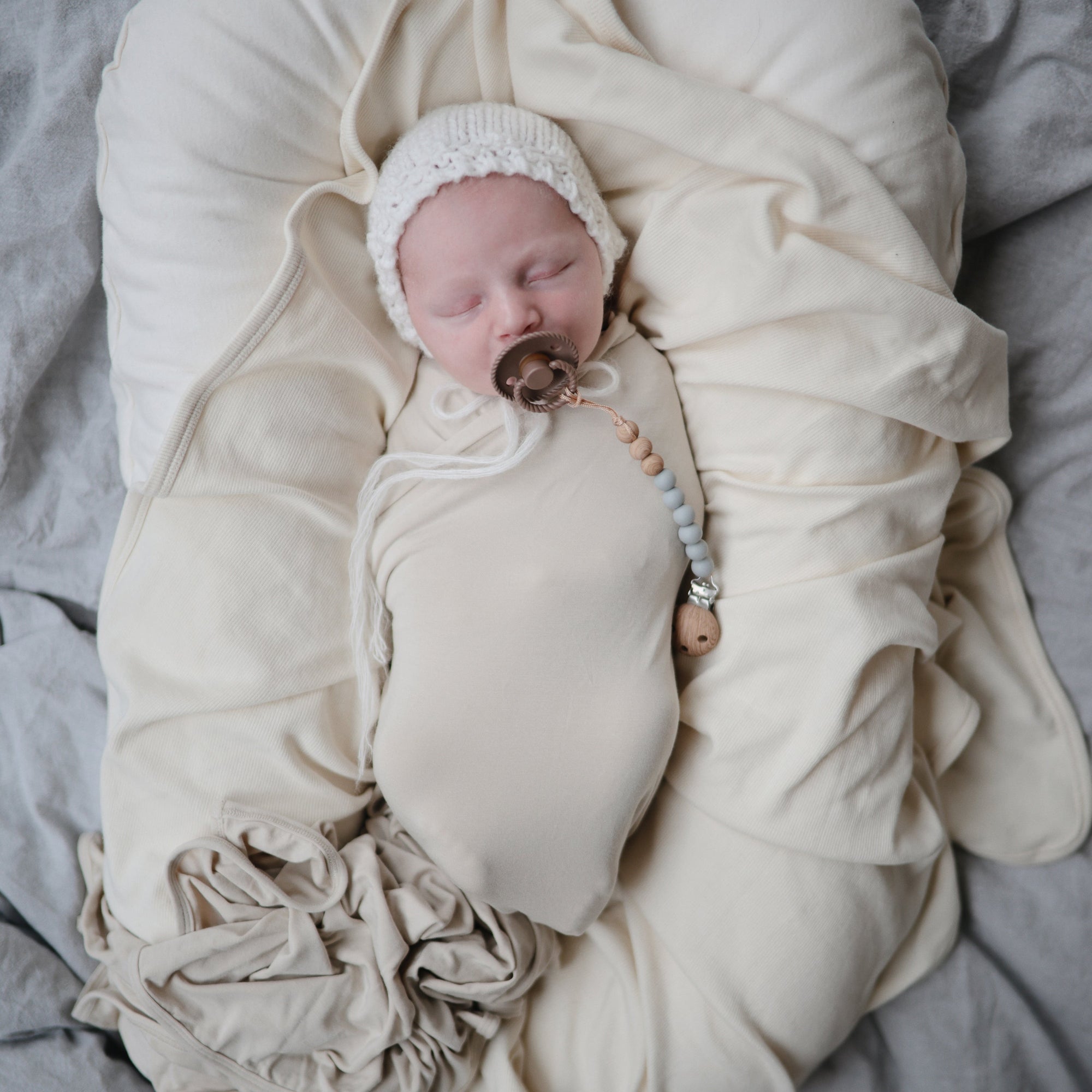 Mushie Silicone Pacifier Clip | Eva