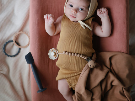 Mushie Silicone Pacifier Clip | Hera