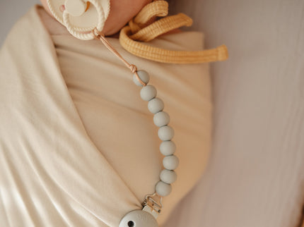 Mushie Silicone Pacifier Clip | Hera