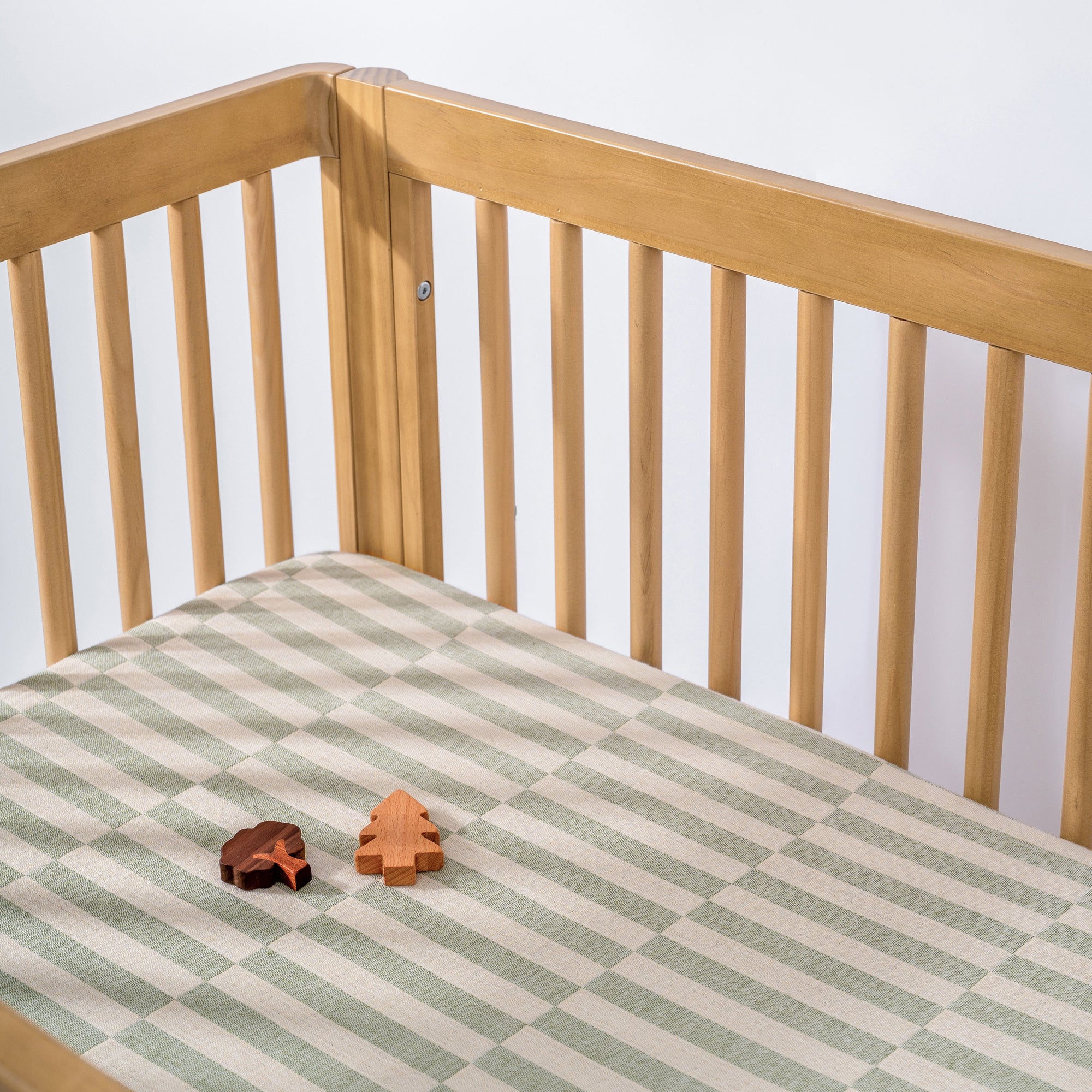 T30533,Babyletto,Moss Stripe Muslin All-Stages Midi Crib Sheet in GOTS Certified Organic Cotton