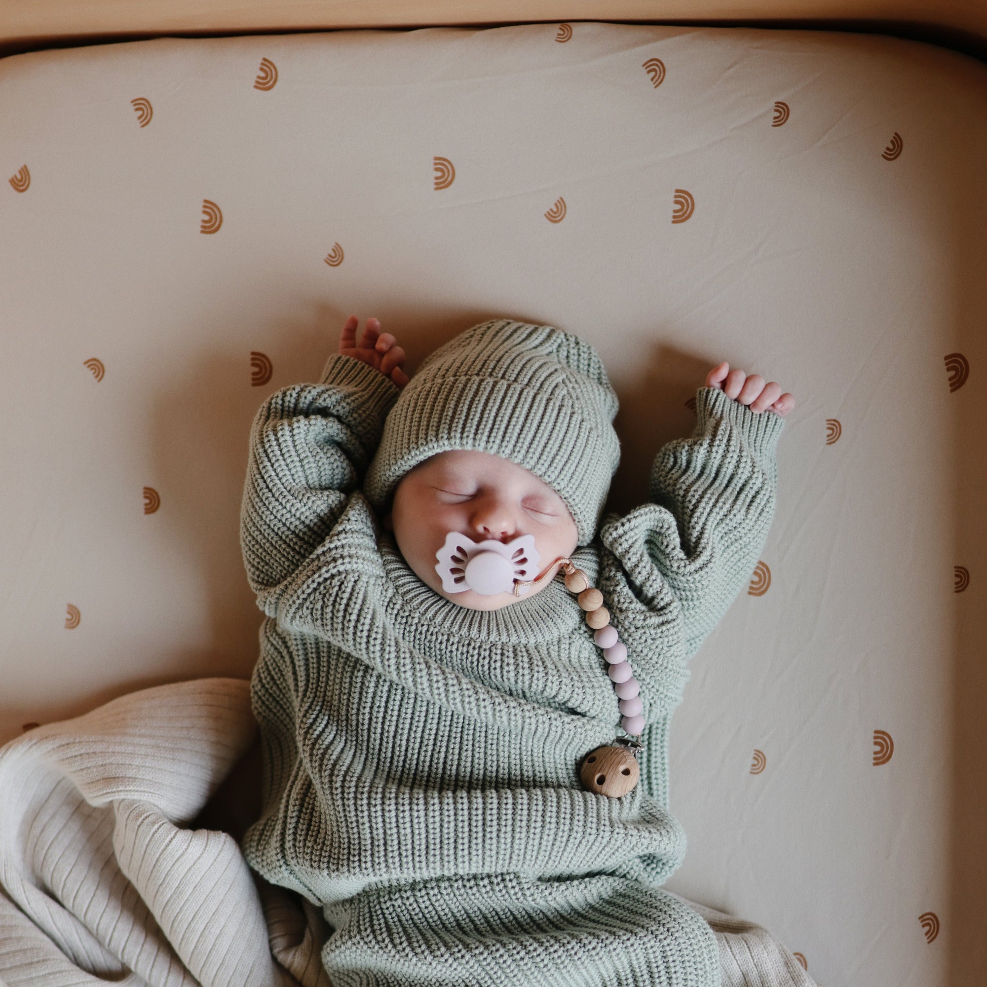SCS-2001, Mushie Stretchy Crib Sheet