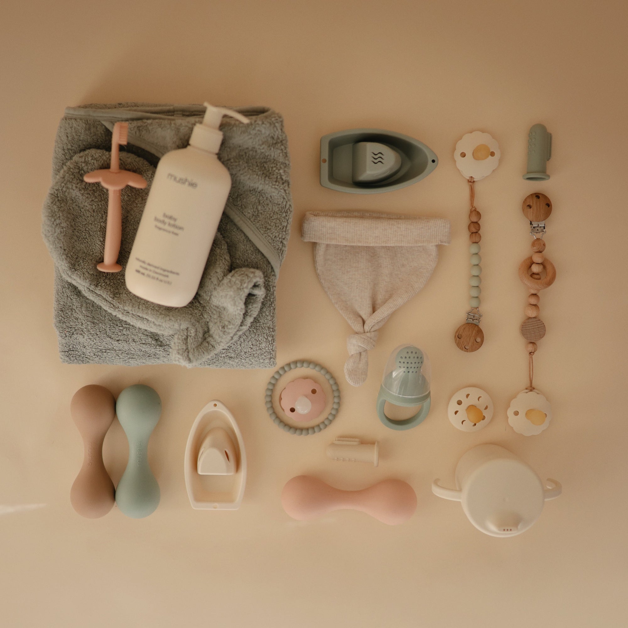 Mushie Silicone Pacifier Clip | Eva