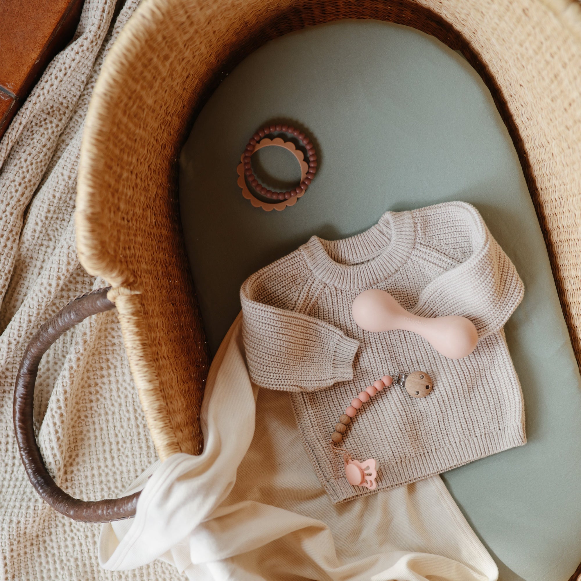 Mushie Silicone Pacifier Clip | Eva