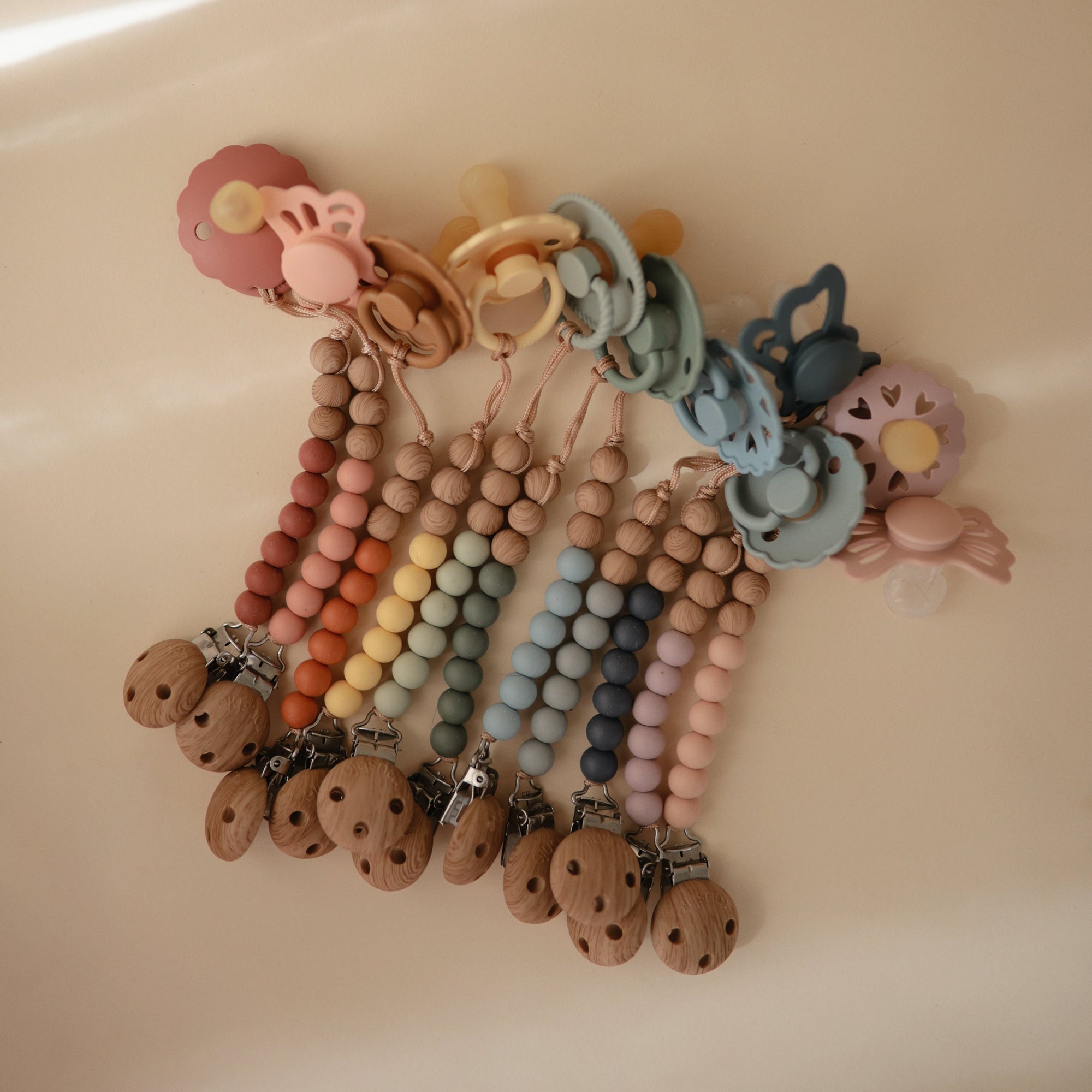 Mushie Silicone Pacifier Clip | Eva