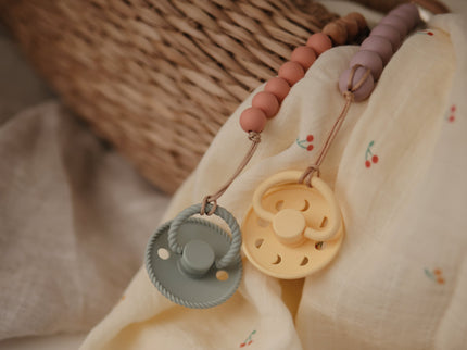 Mushie Silicone Pacifier Clip | Eva