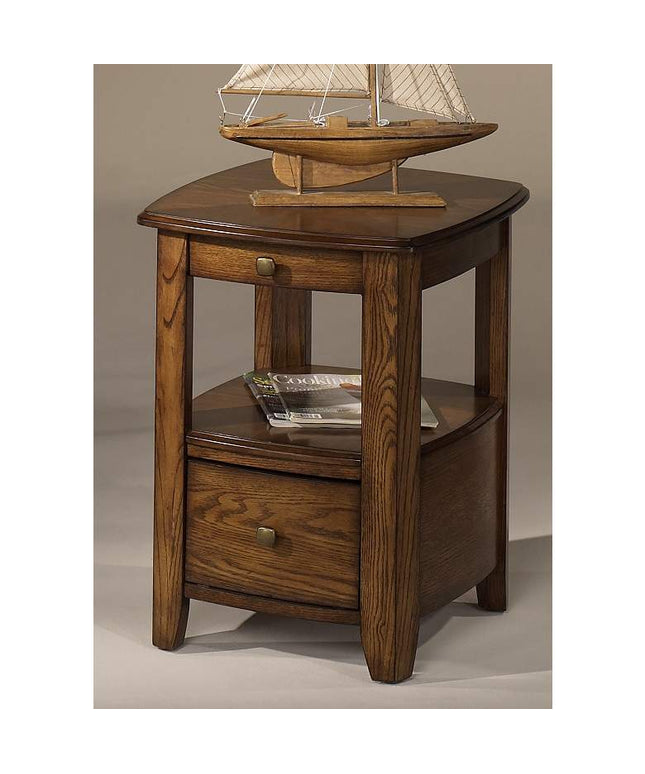 Hammary Primo Cathedral Oak Veneer Chairside Table