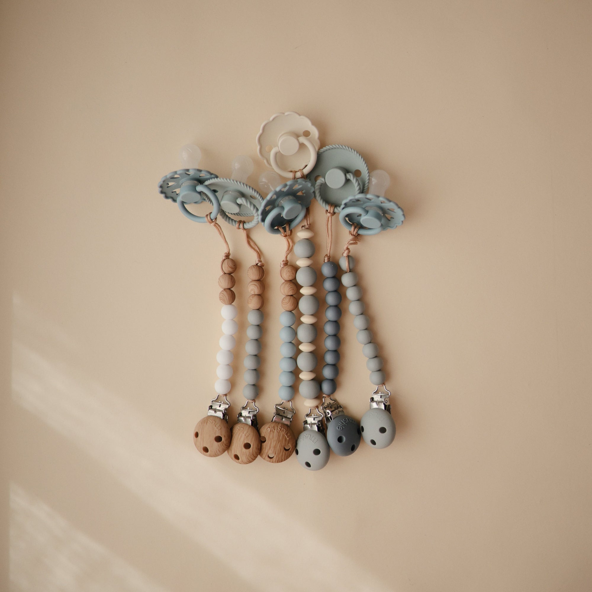 Mushie Silicone Pacifier Clip | Eva