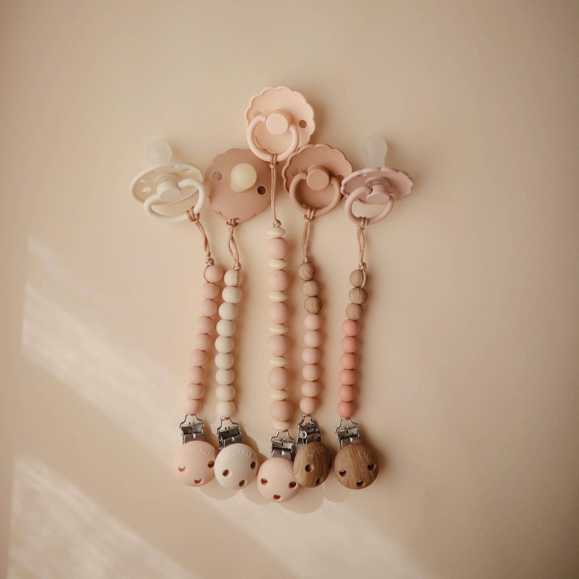 Mushie Silicone Pacifier Clip | Eva