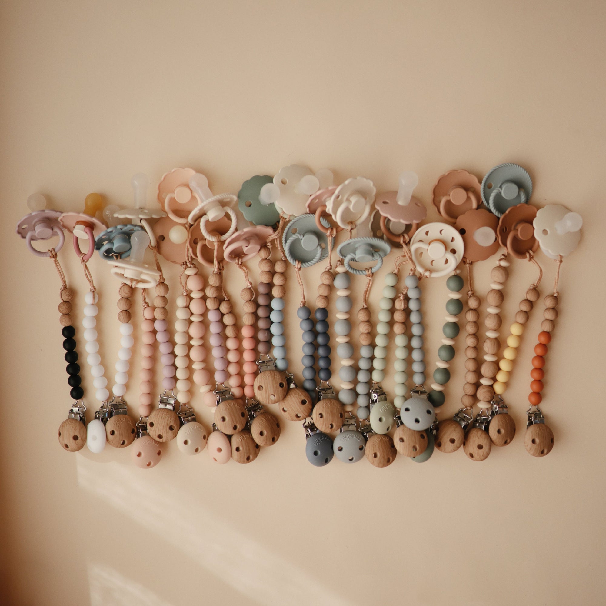 Mushie Silicone Pacifier Clip | Eva
