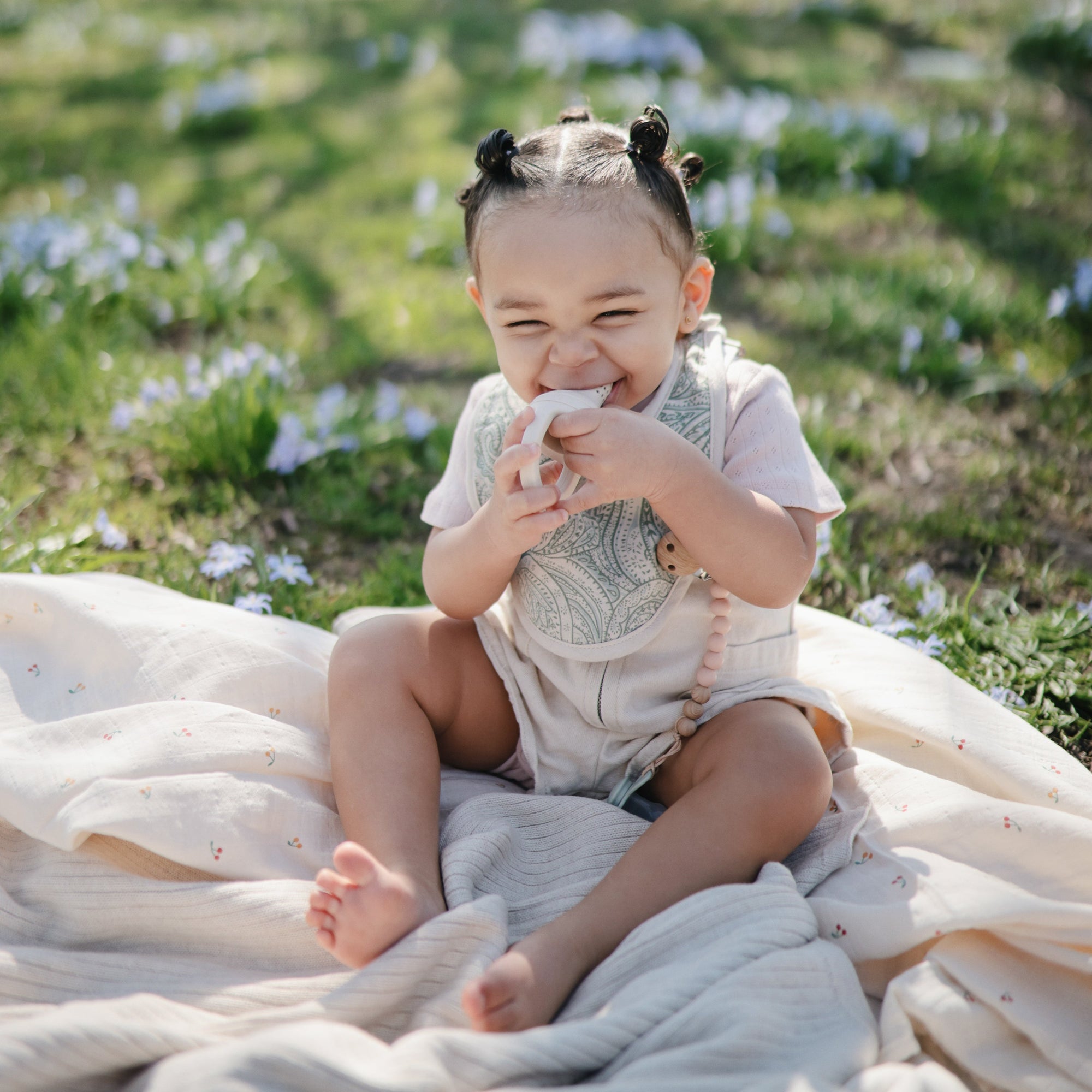 Mushie Silicone Pacifier Clip | Eva