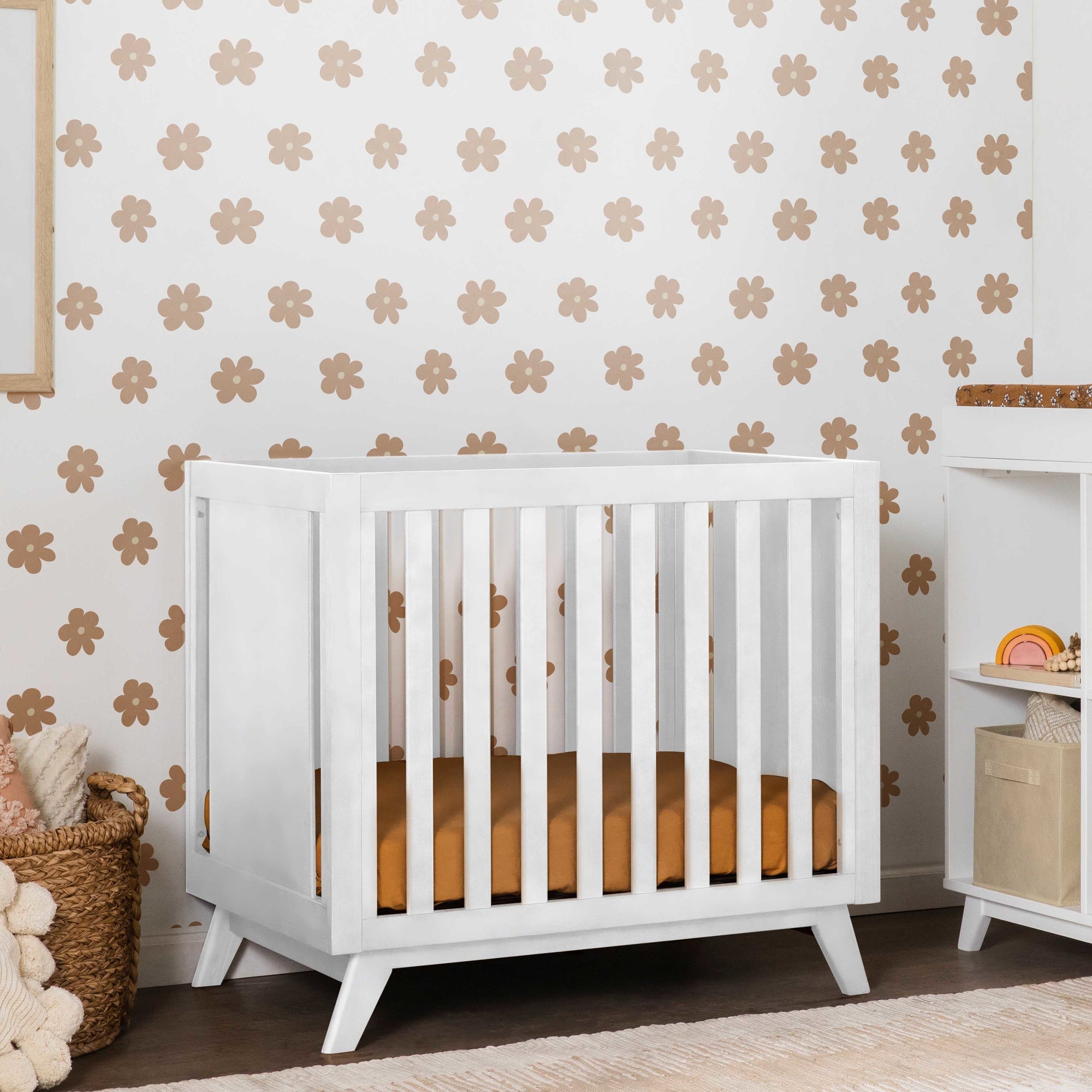 M22598W,DaVinci,Otto 3-in-1 Convertible Mini Crib with 4 Mattress in White