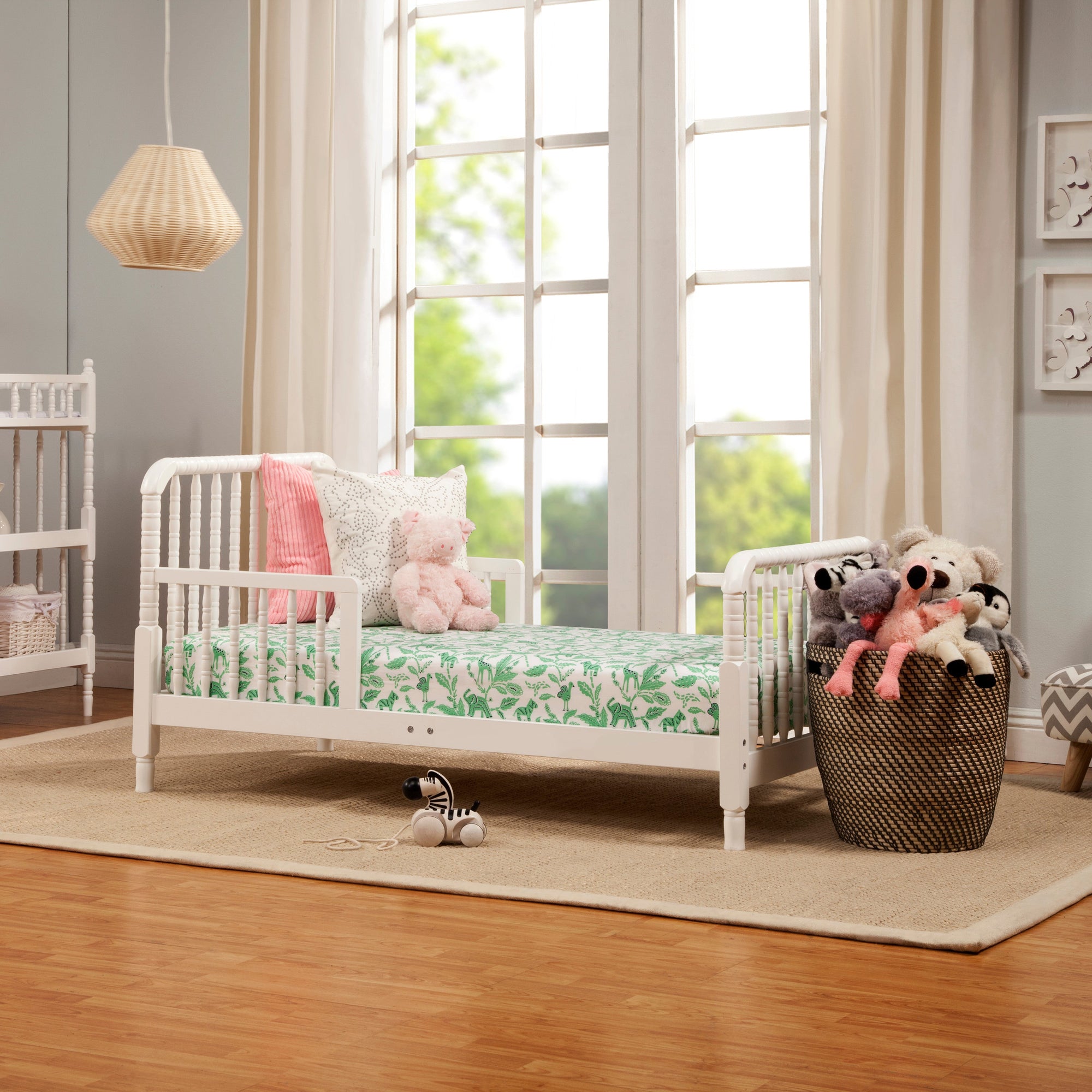 M7390W,DaVinci,Jenny Lind Toddler Bed In White Finish