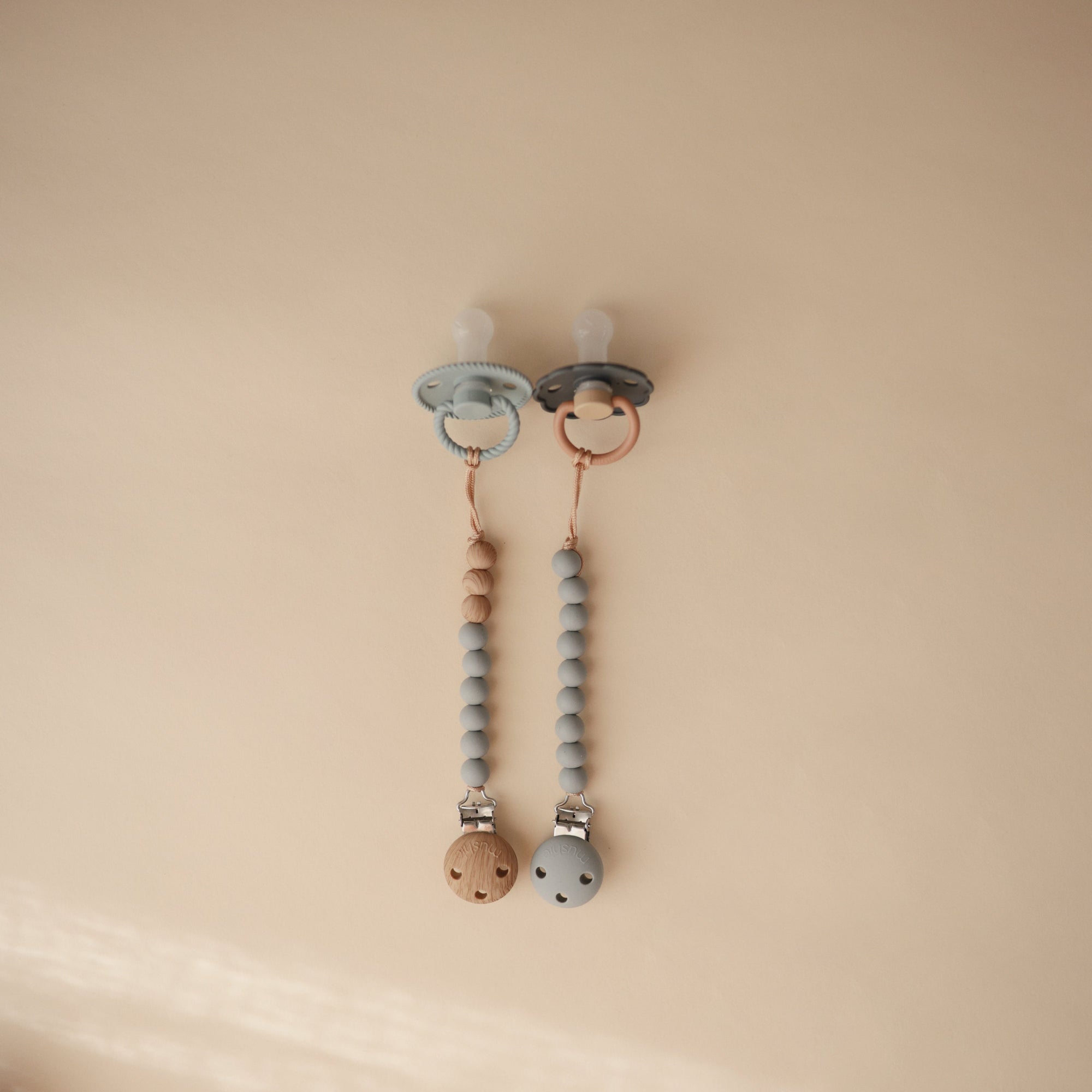 MPC-9016, Silicone Pacifier Clip | Eva