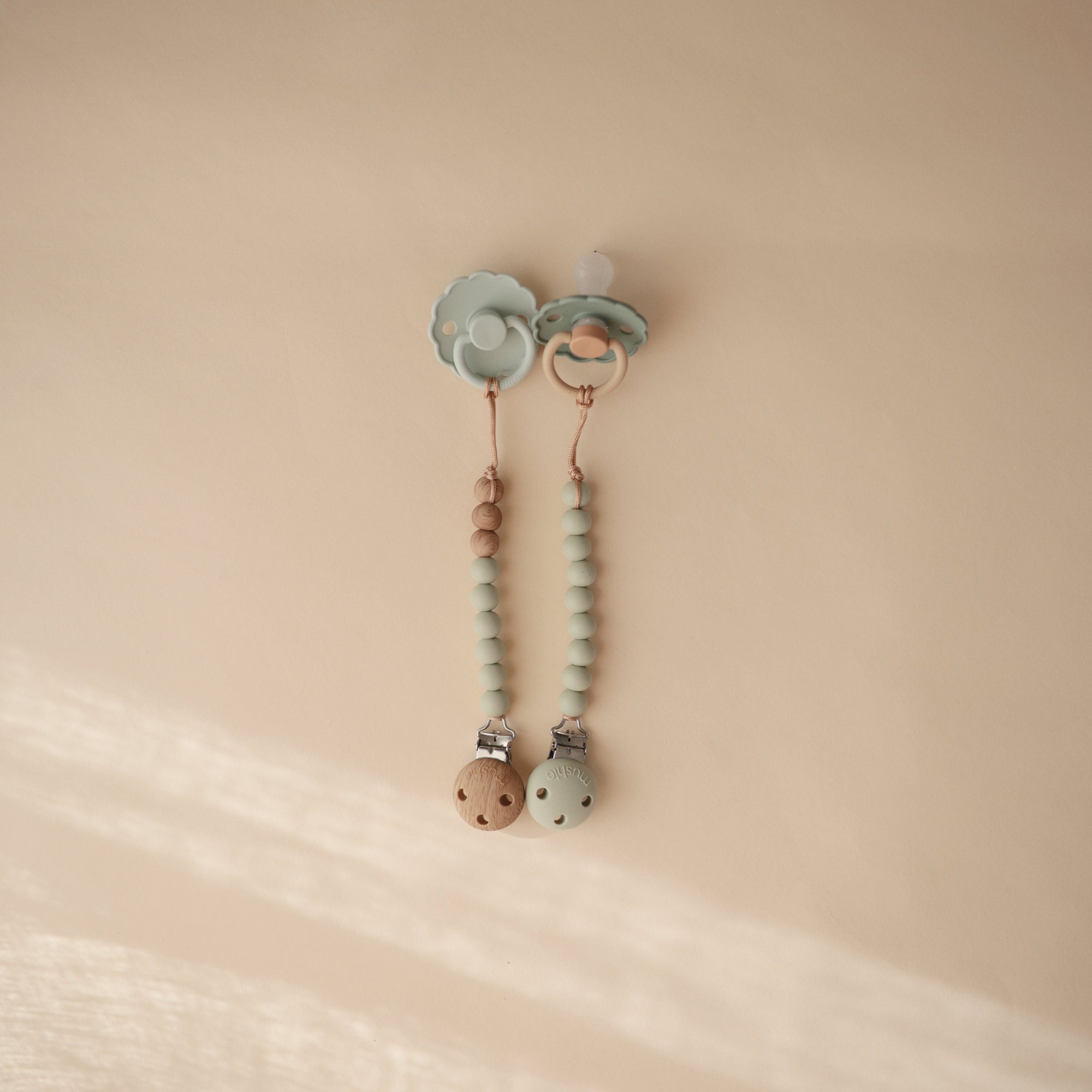 SMPC-3003, Silicone Pacifier Clip | Hera