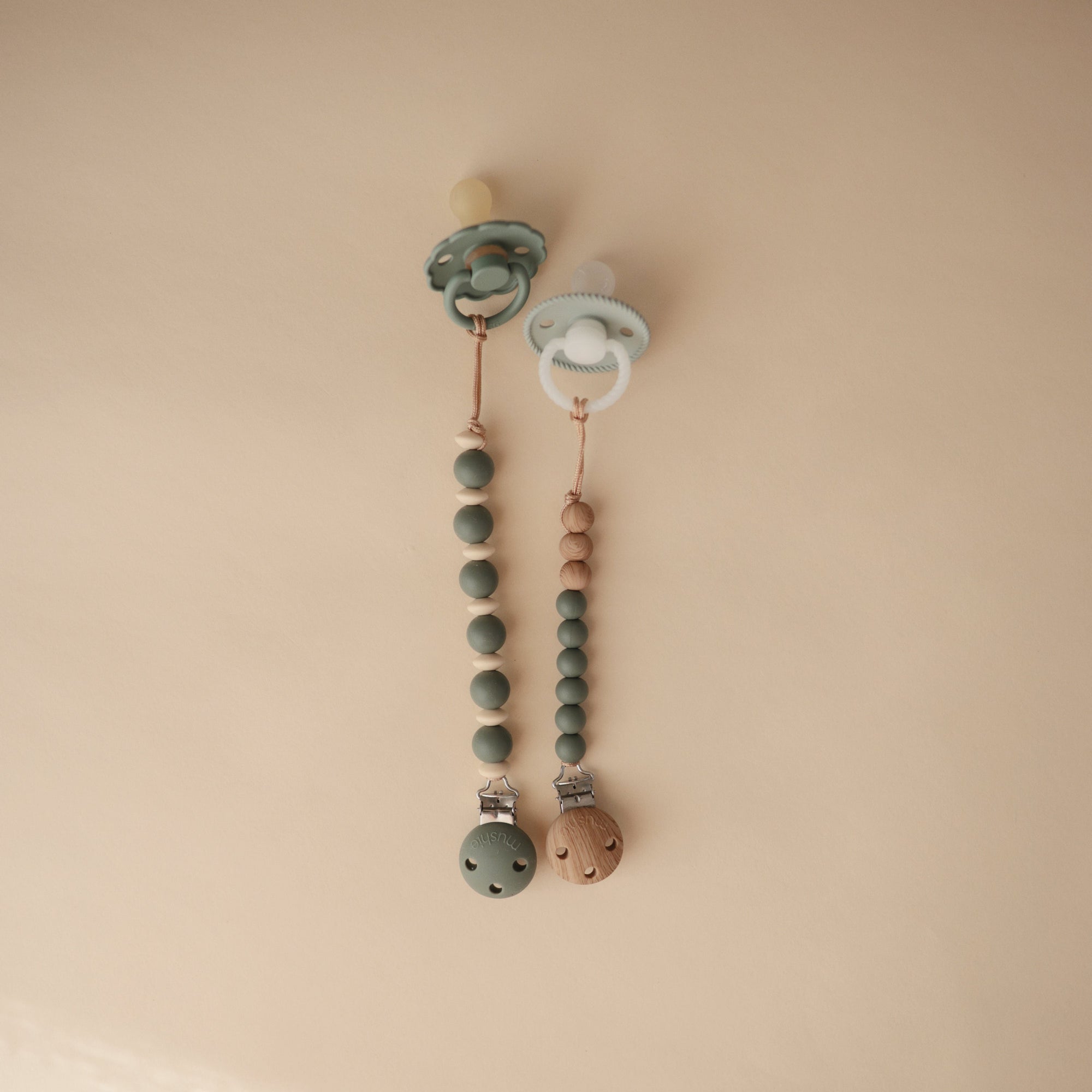 MPC-9008, Silicone Pacifier Clip | Eva