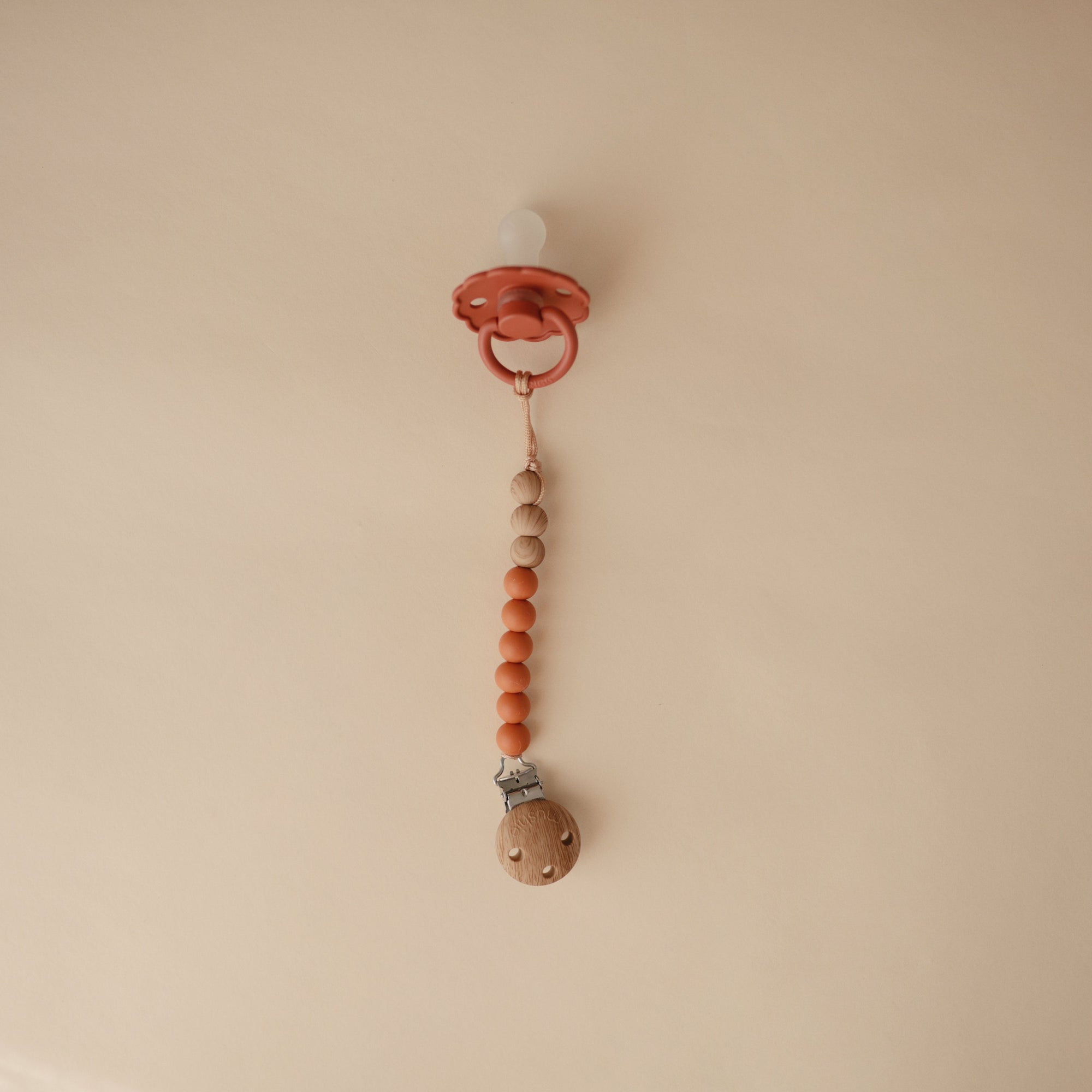 MPC-9005, Silicone Pacifier Clip | Eva