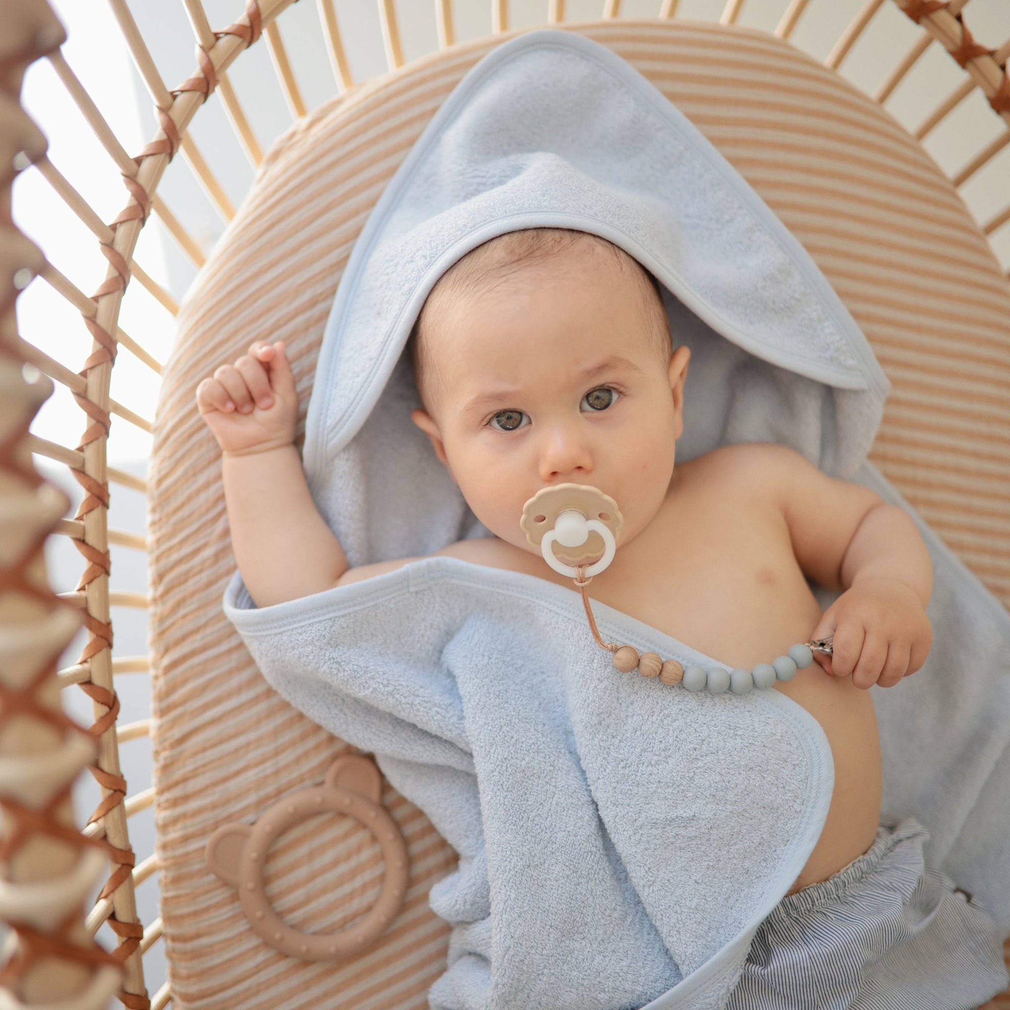 Mushie Silicone Pacifier Clip | Eva
