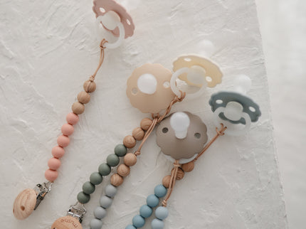 Mushie Silicone Pacifier Clip | Eva